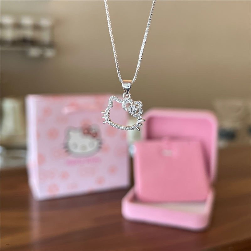 Hello Kitty Lovely Collarbone Pendant Necklace