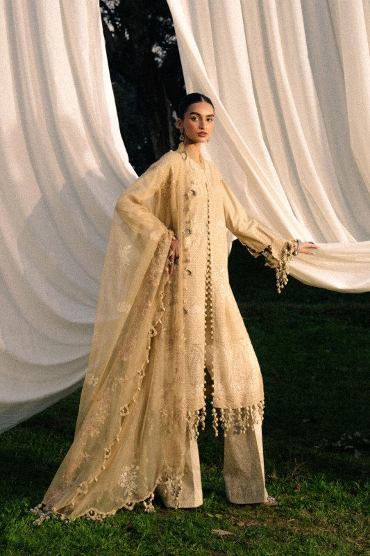 Unstitched Lawn 3 Piece Suit By Sana Safinaz