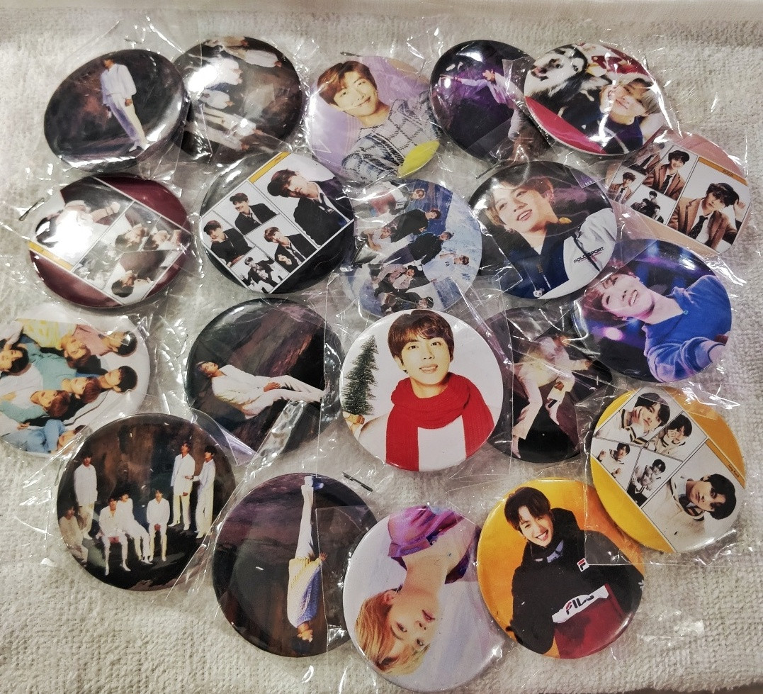 K-pop BTS Badge Brooch (Random Selection)
