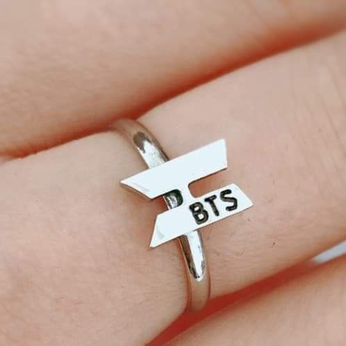 K-POP Adjustable Logo Finger Ring